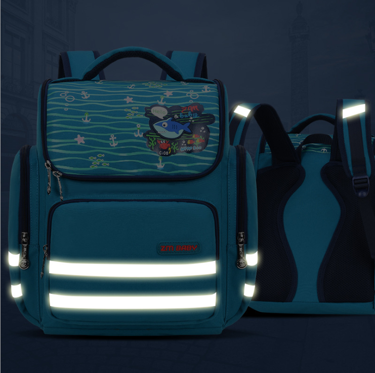 Bolso de la escuela de ni&ntilde;os con raya reflectante.