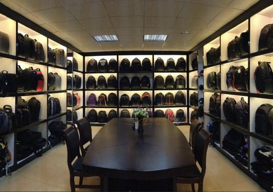 Bolsas shaodong \"Go \" el mundo. Las bolsas shaodong se convierten en una tarjeta de visita hecha por Hunan.